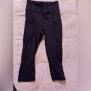 Lululemon crop (17”) with pockets